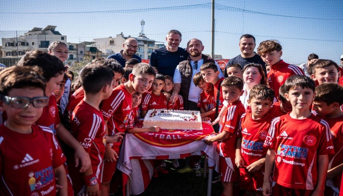 Jamie Carragher meets young Fgura United players in Stop the Hate initiative