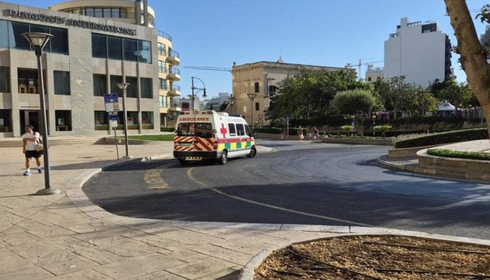 Health authorities close caterer's kitchen after suspected mass food poisoning
